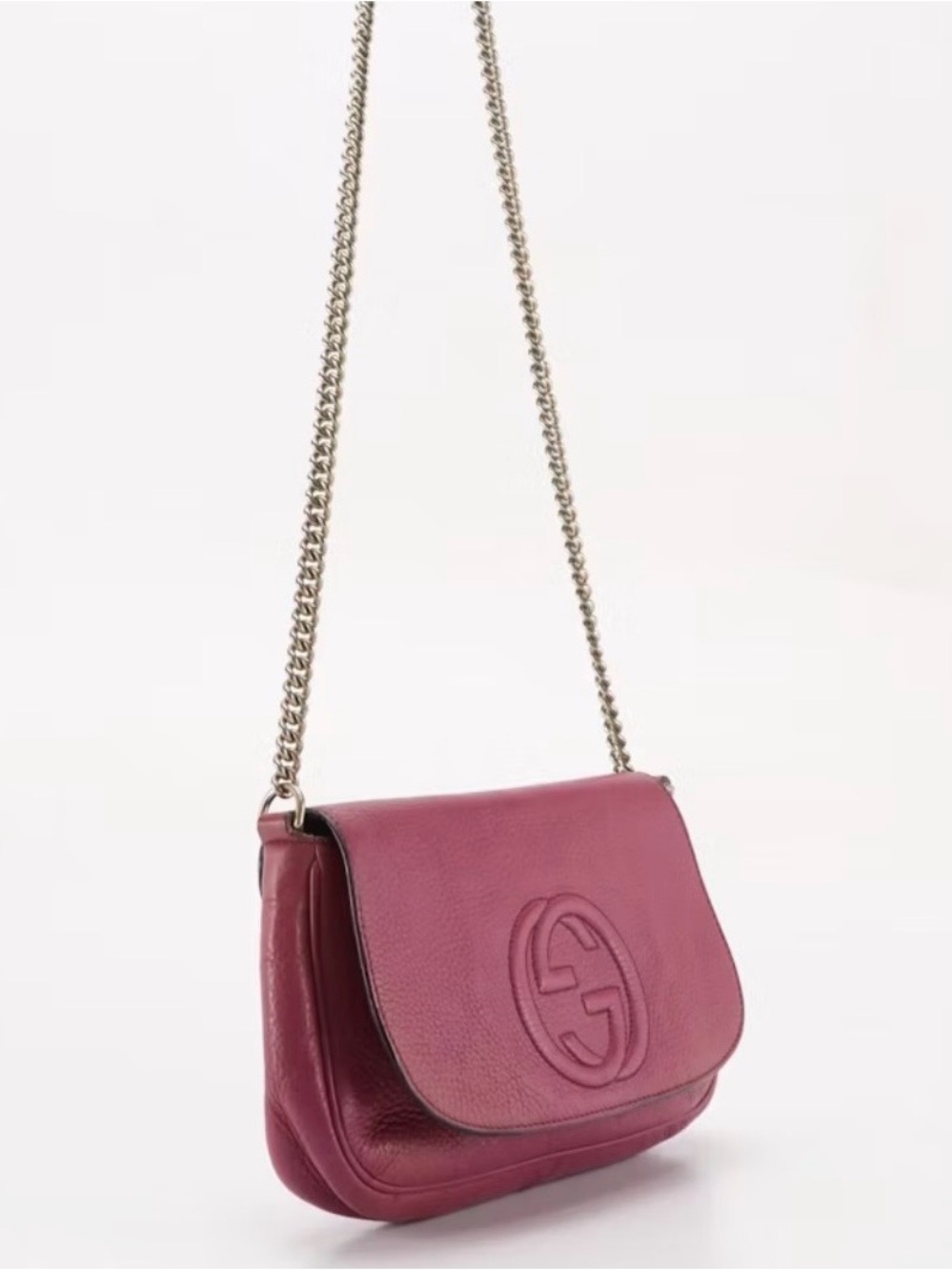 Gucci Soho Flap Chain Link Crossbody Bag in Magenta Leather